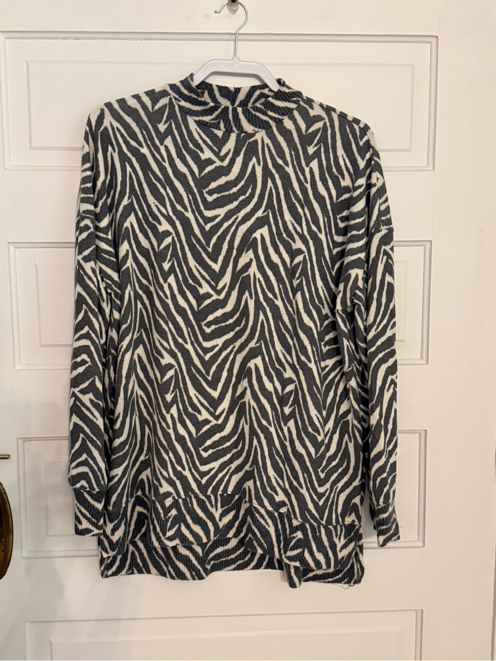 Wonderly Black & White Zebra Stripe Knit Pullover